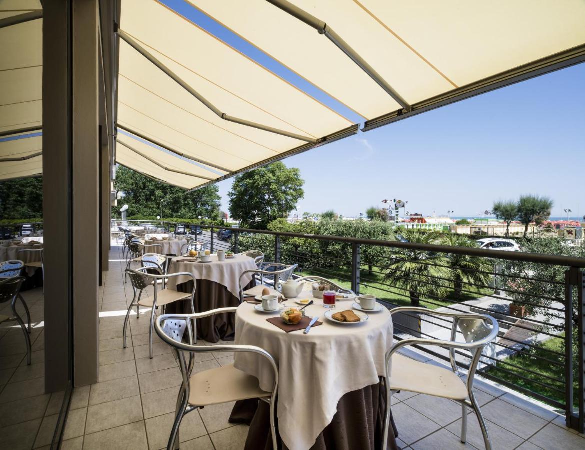 National Hotel Rimini Luaran gambar