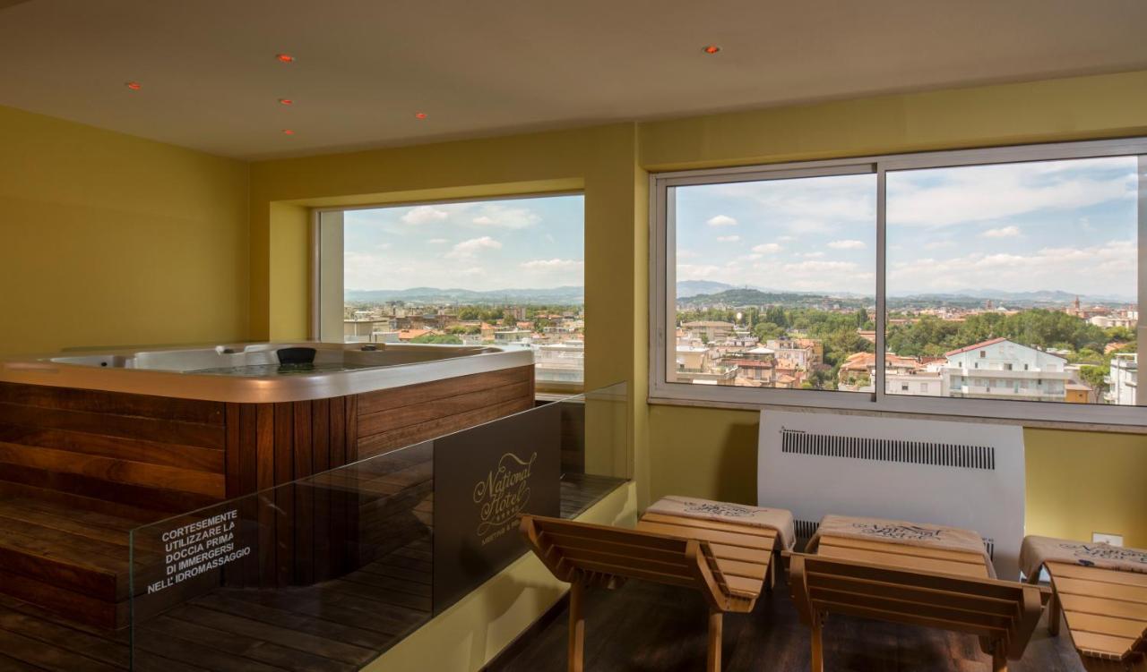 National Hotel Rimini Luaran gambar