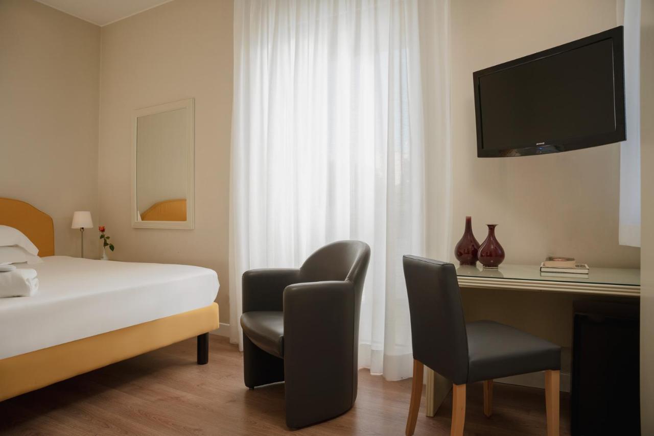 National Hotel Rimini Luaran gambar